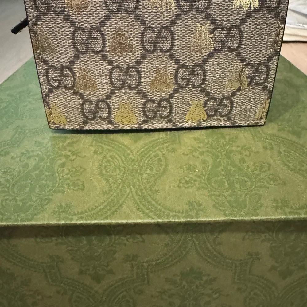 Gucci GG Monogram Bee Wallet- SOLD - Picture 8 of 8